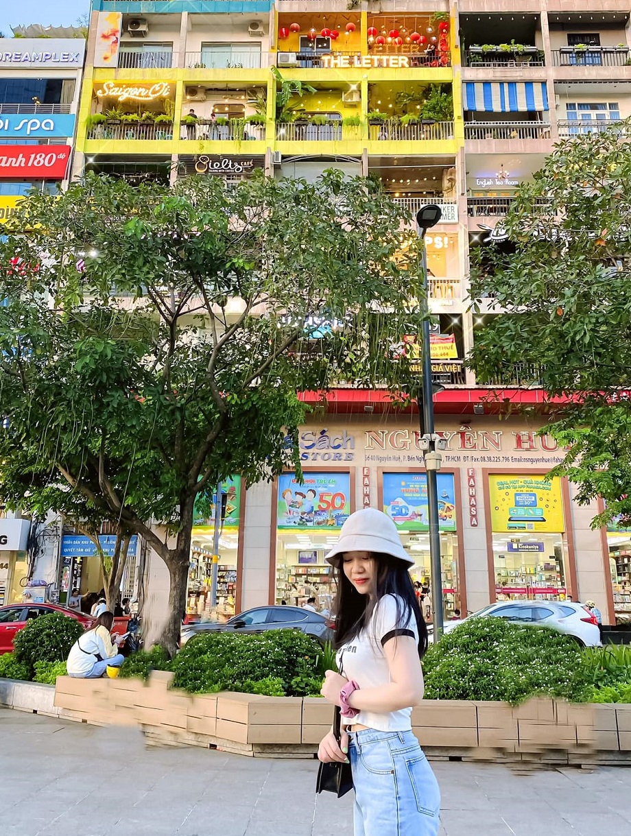 Kinh nghiệm du lịch Sài Gòn - Phố đi bộ Nguyễn Huệ