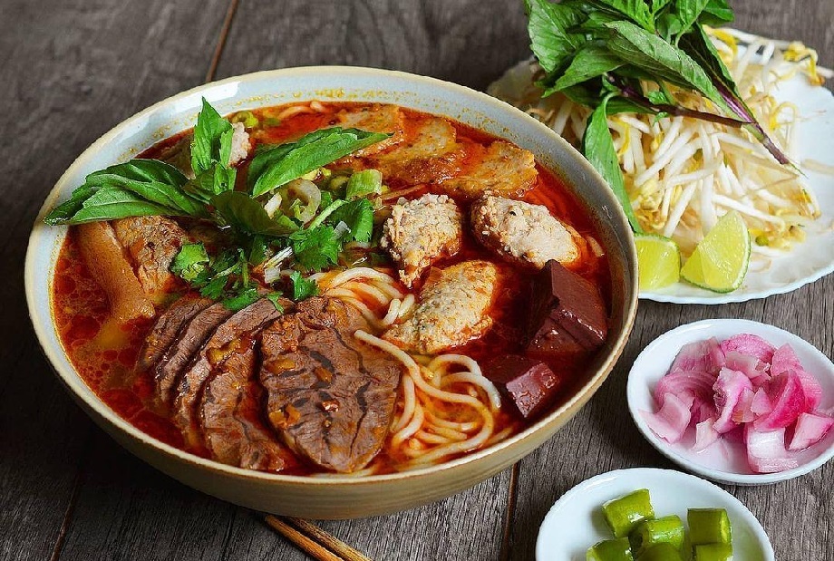 Kinh nghiệm du lịch Huế - Bún bò Huế 