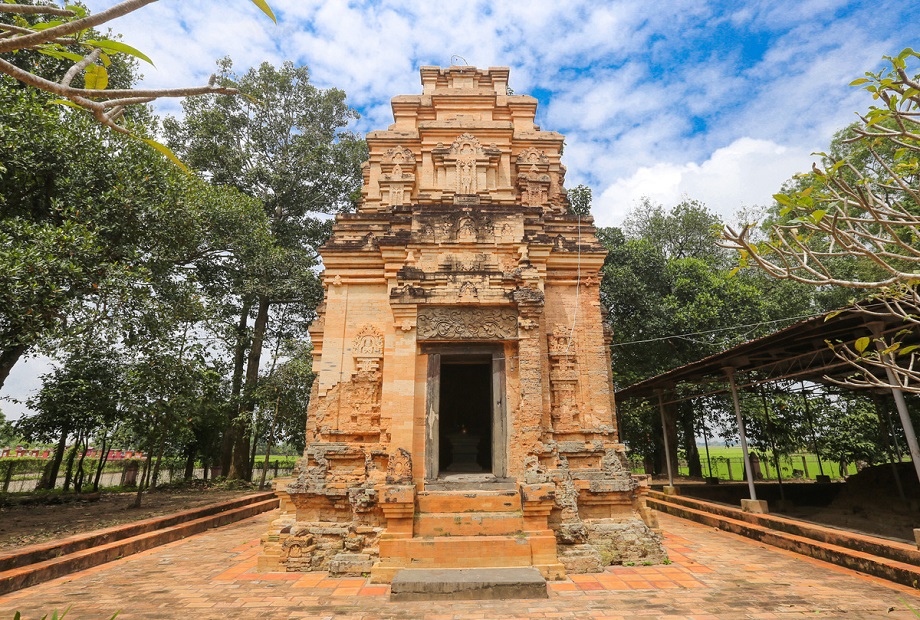 Địa điểm du lịch Tây Ninh - Tháp cổ Bình Thạnh