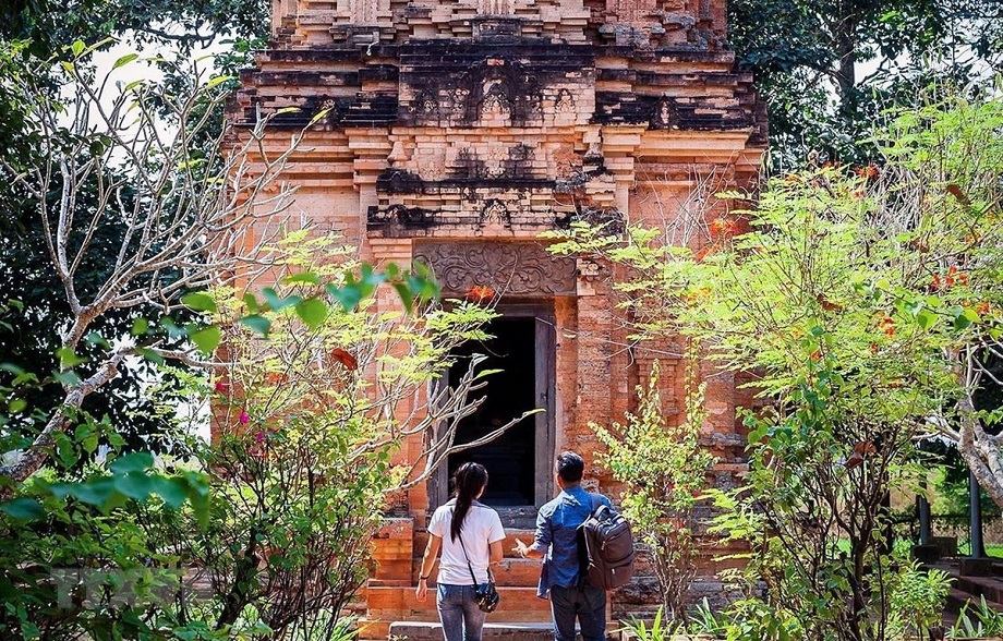 Kinh nghiệm du lịch Tây Ninh - Tháp cổ Bình Thạnh